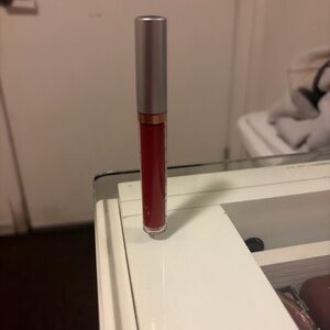 Long-Wear Lip Gloss - Deep Red Shine